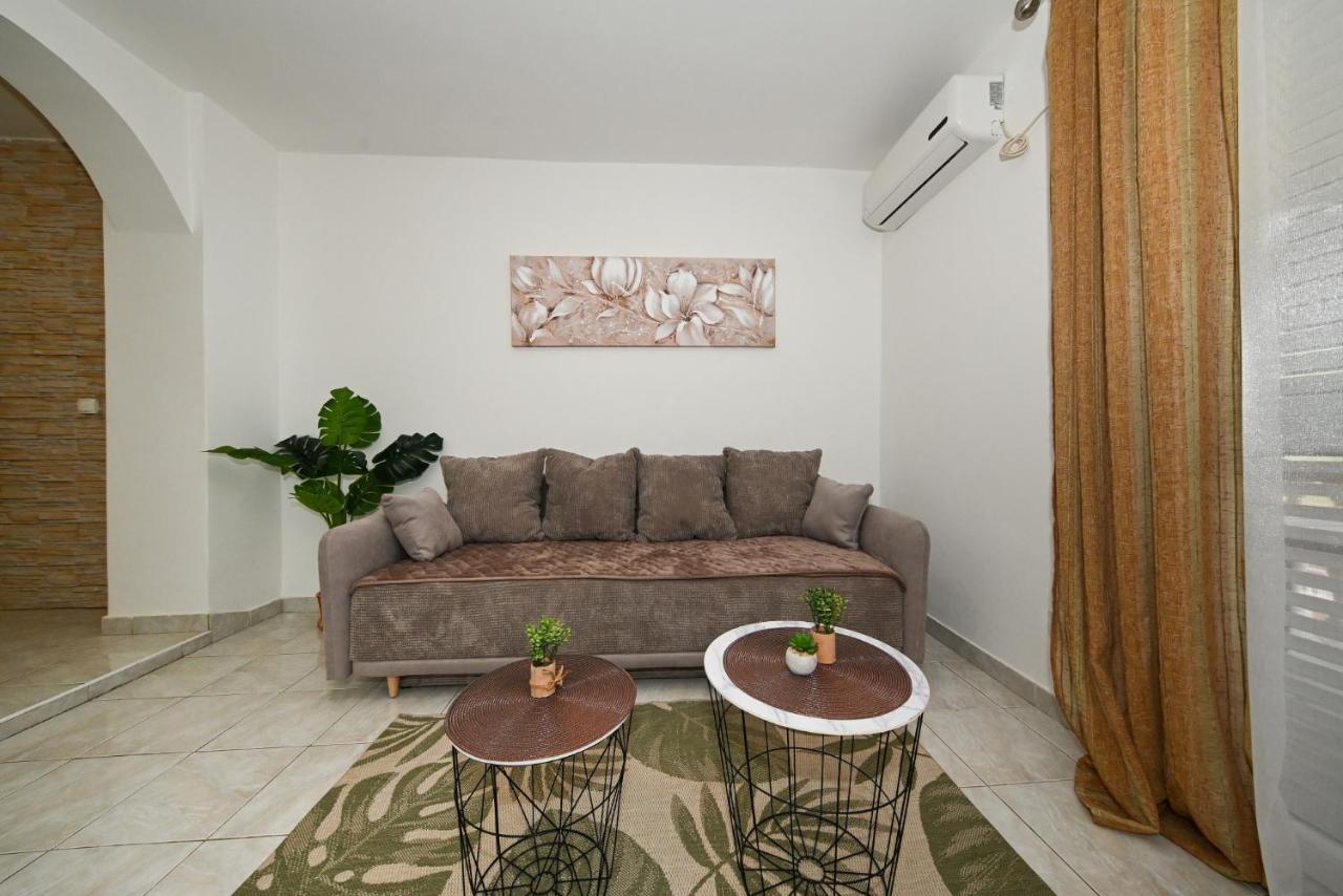 Apartament Miluska *