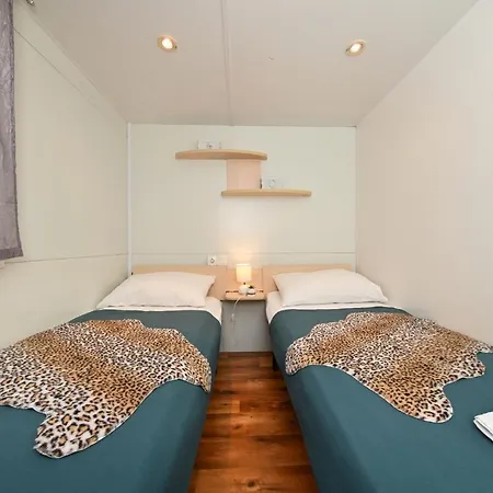Apartmani Miluska Sveti Filip i Jakov Extérieur photo