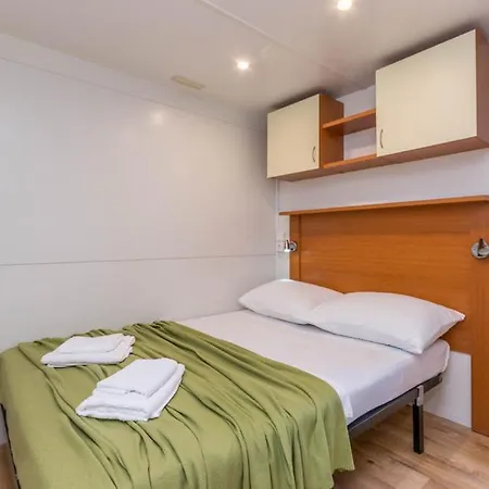 Apartmani Miluska Sveti Filip i Jakov Extérieur photo